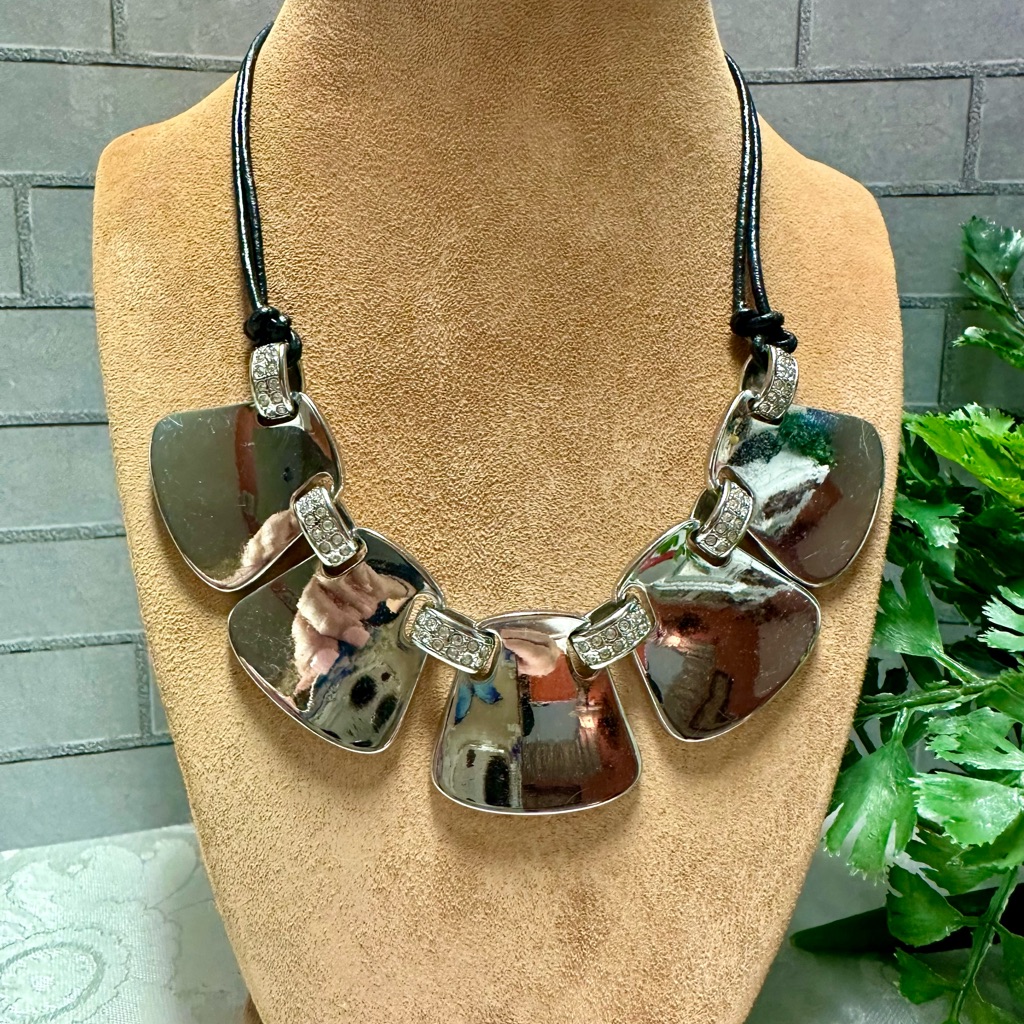 Wh/Bm Reversible Silver Necklace